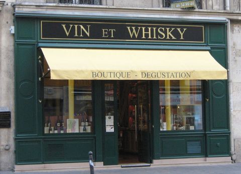 devanture du bar et cave vin et whisky
